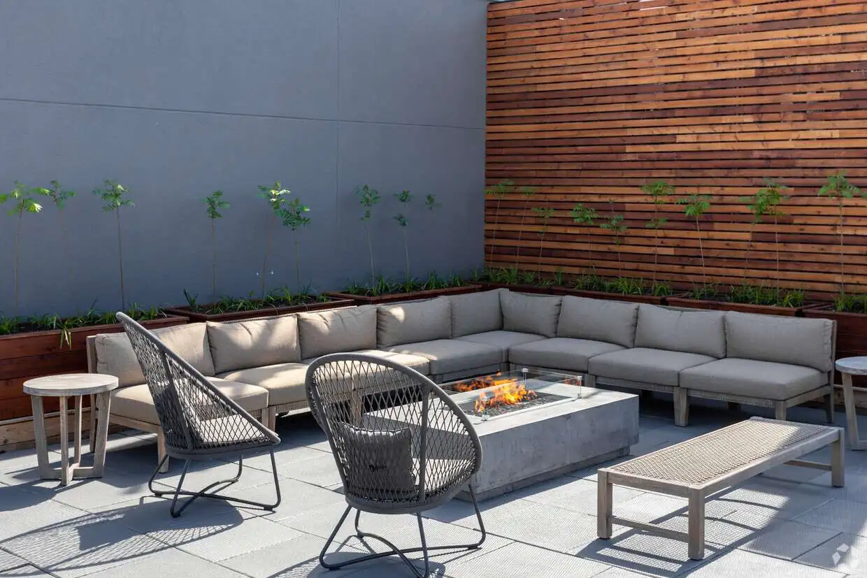 Home 37 Rooftop 2021 sectional area